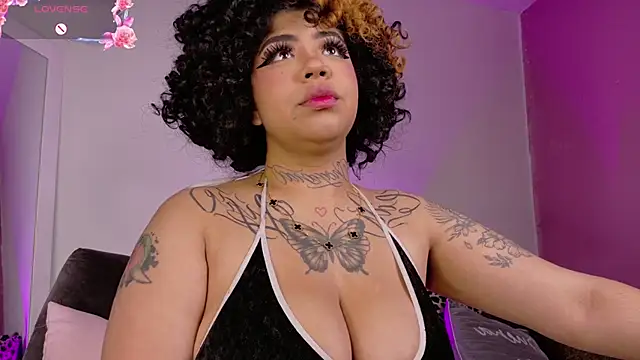 foxxy-lov3 online show from February 1, 12:36 pm