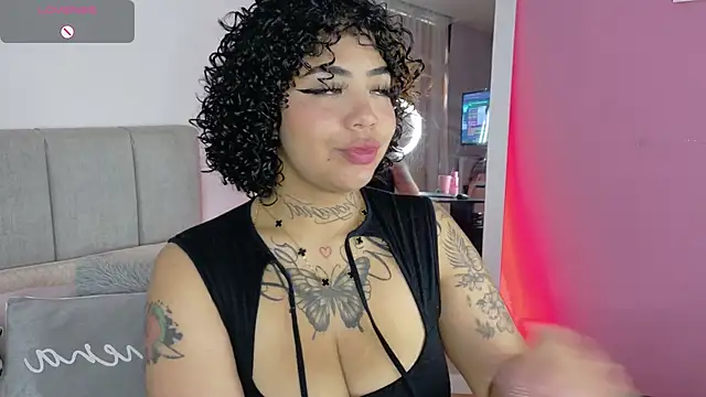 foxxy-lov3 online show from November 18, 12:52 pm