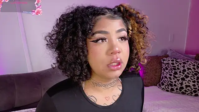 foxxy-lov3 online show from February 24, 1:45 pm