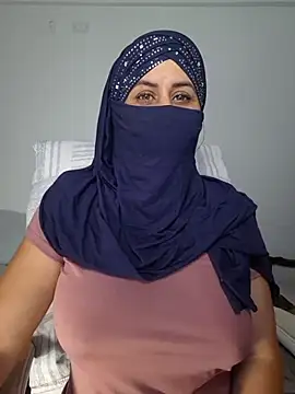 Snapshot of amiraferraz chatting on October 28, 10:31 pm amiraferraz online show from October 28, 10:31 pm