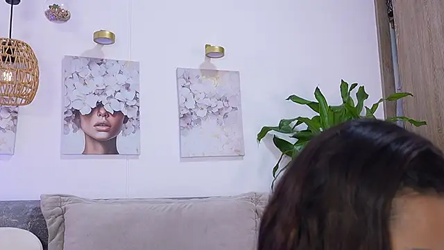 katie cruz online show from April 2, 11:06 am