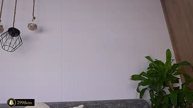 katie cruz online show from November 21, 10:25 am