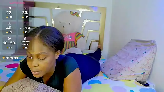 Snapshot of DayanaWood chatting on November 19, 2:55 am DayanaWood online show from November 19, 2:55 am