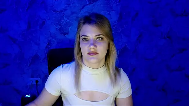 Snapshot of nika_gold1 chatting on May 25, 3:00 pm nika gold1 online show from May 25, 3:00 pm