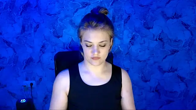 Snapshot of nika_gold1 chatting on May 10, 7:38 pm nika gold1 online show from May 10, 7:38 pm