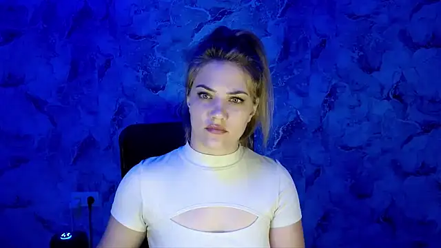 Snapshot of nika_gold1 chatting on May 30, 8:03 pm nika gold1 online show from May 30, 8:03 pm