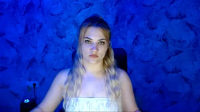 Snapshot of nika_gold1 chatting on May 13, 6:37 pm nika gold1 online show from May 13, 6:37 pm
