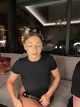 Snapshot of SexOnMyLvL chatting on December 15, 9:42 pm SexOnMyLvL online show from December 15, 9:42 pm