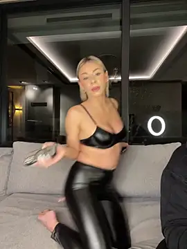 SexOnMyLvL online show from March 11, 9:20 pm