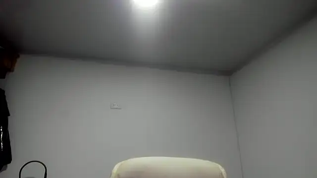 dominique21  online show from October 5, 1:07 am