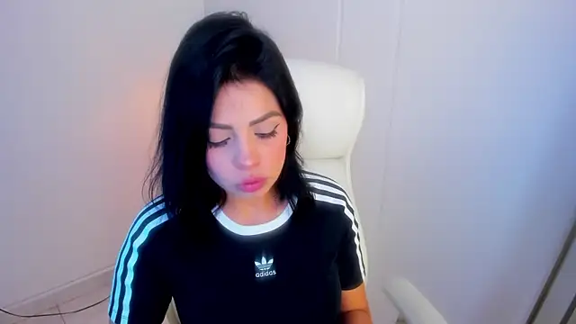 dominique21  online show from October 25, 12:43 am