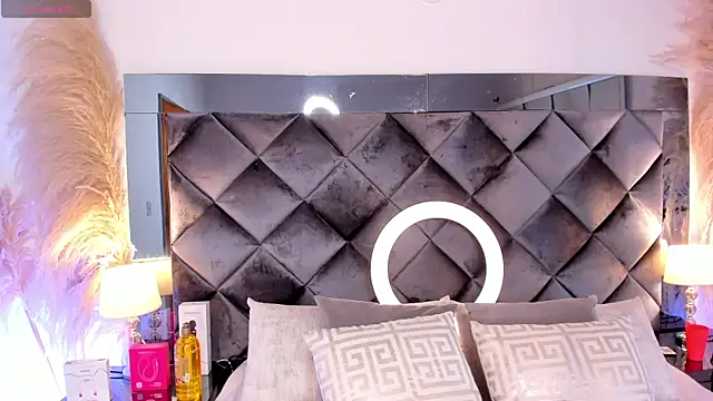 Snapshot of sofhiaa_adaams chatting on October 25, 10:43 pm sofhiaa adaams online show from October 25, 10:43 pm