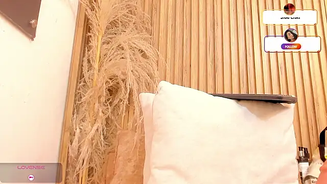 sofhiaa adaams online show from March 4, 11:01 pm