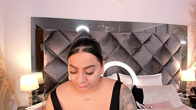 Snapshot of sofhiaa_adaams chatting on November 12, 9:29 pm sofhiaa adaams online show from November 12, 9:29 pm