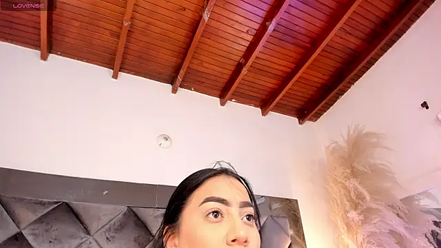 Snapshot of sofhiaa_adaams chatting on October 20, 10:10 pm sofhiaa adaams online show from October 20, 10:10 pm