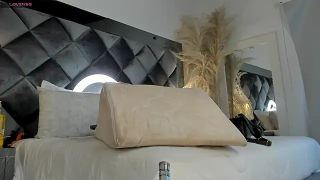 Snapshot of sofhiaa_adaams chatting on November 5, 9:07 pm sofhiaa adaams online show from November 5, 9:07 pm