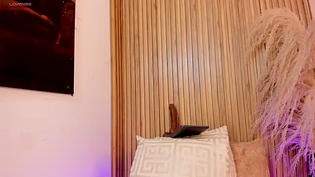 sofhiaa adaams online show from February 10, 10:42 pm