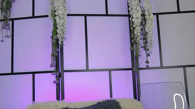 Snapshot of Xenomy chatting on February 4, 7:47 am Xenomy online show from February 4, 7:47 am