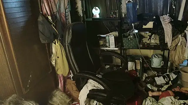 Ombeline1 online show from December 22, 8:25 am