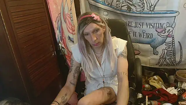 Ombeline1 online show from April 2, 4:57 pm