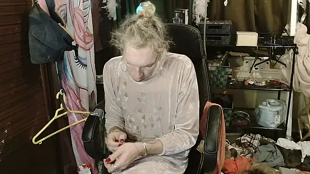 Ombeline1 online show from November 20, 5:52 am