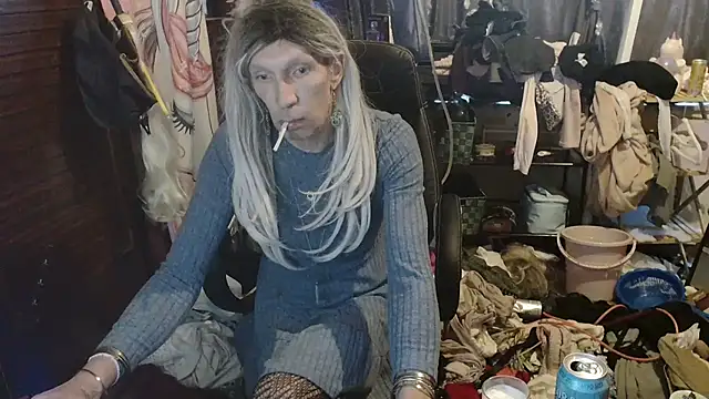 Ombeline1 online show from December 15, 11:27 am