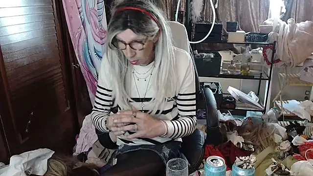 Ombeline1 online show from October 21, 2:05 pm