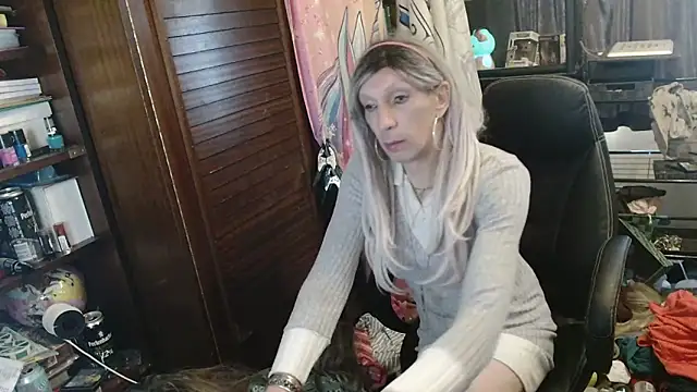 Ombeline1 online show from April 12, 2:09 pm