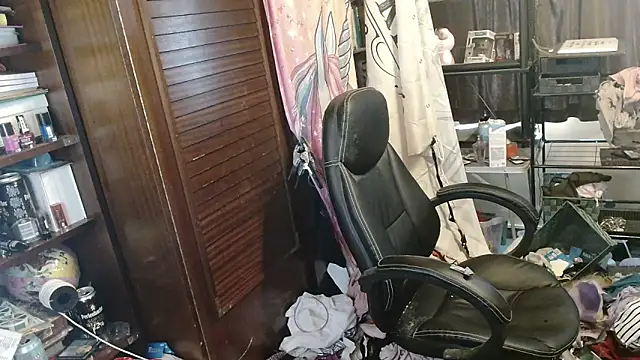 Ombeline1 online show from April 10, 8:10 am