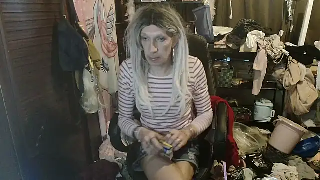 Ombeline1 online show from December 18, 8:19 am