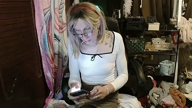 Ombeline1 online show from October 28, 5:56 pm