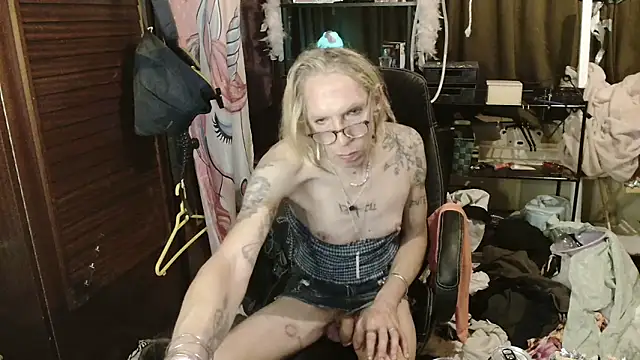 Ombeline1 online show from November 18, 5:22 am