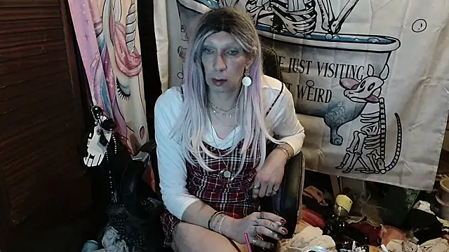 Ombeline1 online show from March 5, 6:15 pm