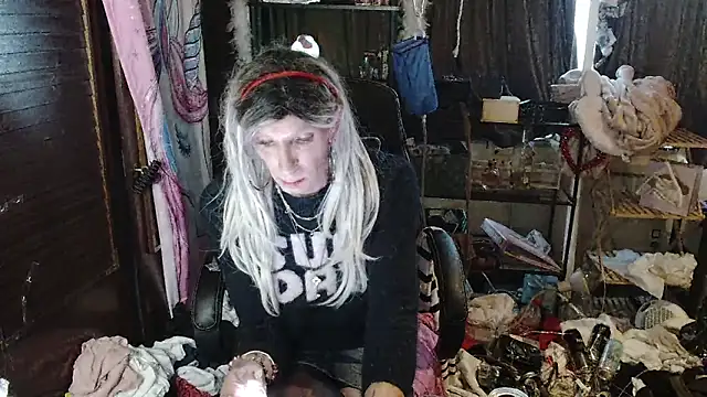 Ombeline1 online show from October 4, 7:43 am