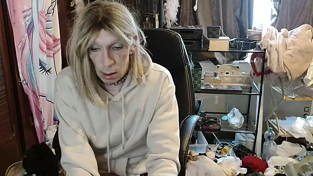 Ombeline1 online show from October 26, 8:15 am