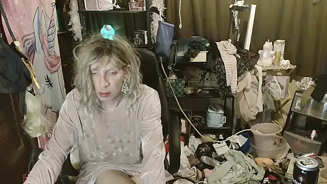 Ombeline1 online show from December 22, 8:42 pm