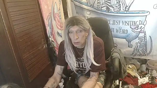 Ombeline1 online show from April 3, 7:59 am