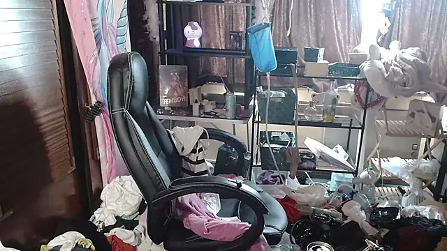 Ombeline1 online show from September 26, 12:45 pm