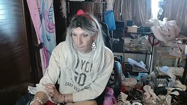 Ombeline1 online show from October 2, 10:07 am