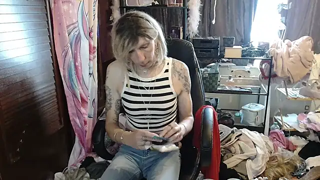 Ombeline1 online show from October 31, 11:51 am