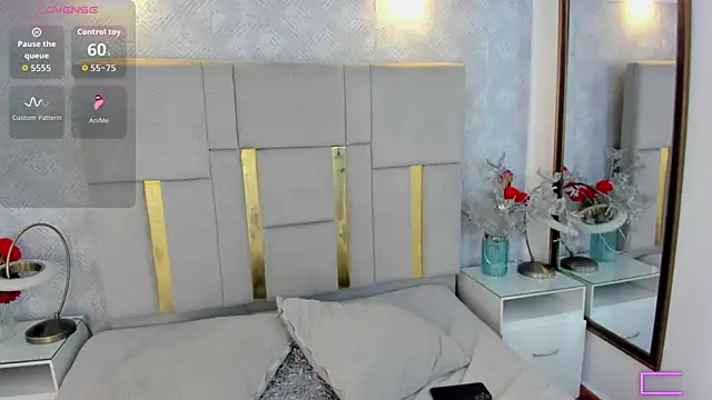 Camilaa Sanchez  online show from October 17, 1:02 pm