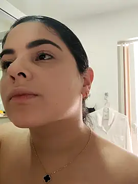 Lia Hurley online show from November 1, 6:13 pm