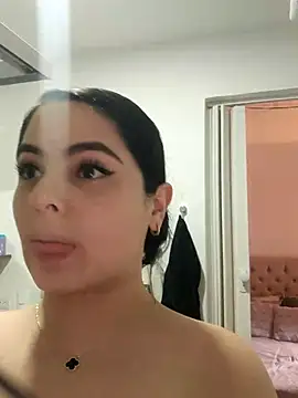 Lia Hurley online show from December 15, 8:03 pm