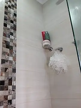 Lia Hurley online show from March 29, 5:03 pm