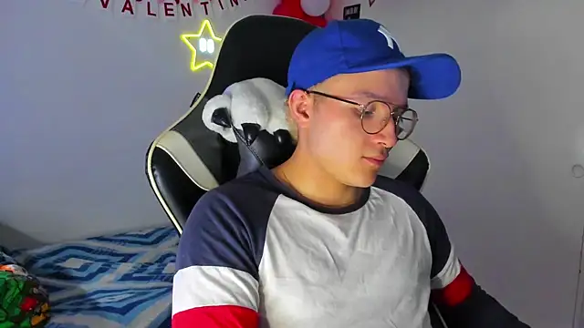 AustinSummerr online show from February 10, 6:56 pm