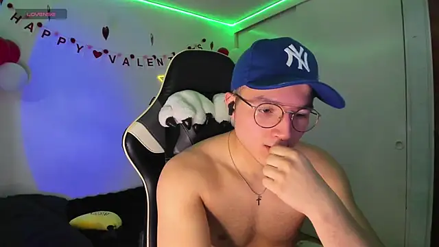 AustinSummerr online show from February 20, 3:30 pm