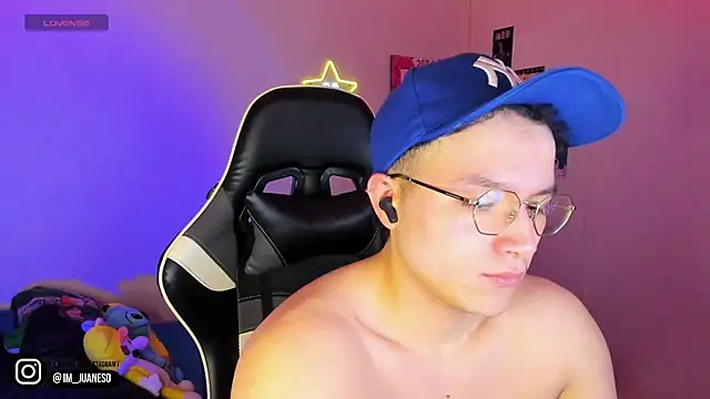 AustinSummerr online show from January 7, 12:52 pm