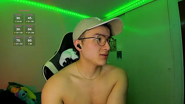 AustinSummerr online show from January 18, 12:57 pm