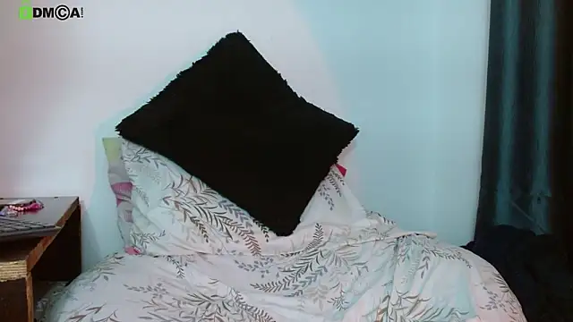 Hot Candy  online show from November 3, 12:16 am