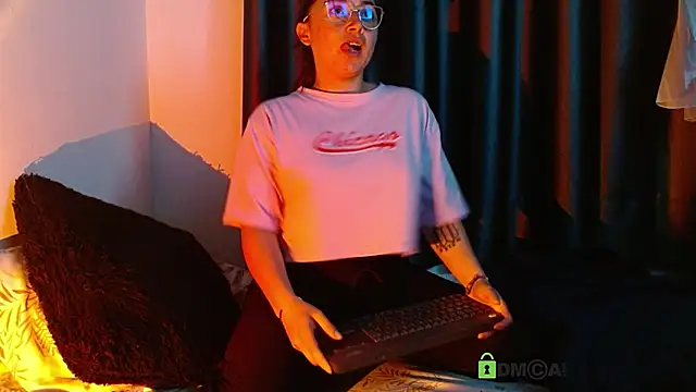 Snapshot of Hot_Candy_ chatting on September 18, 2:14 am Hot Candy online show from September 18, 2:14 am